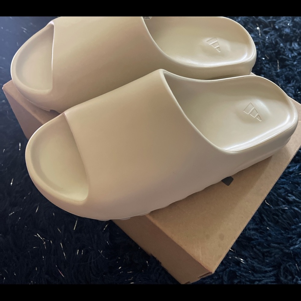 Yeezy Slides Bone